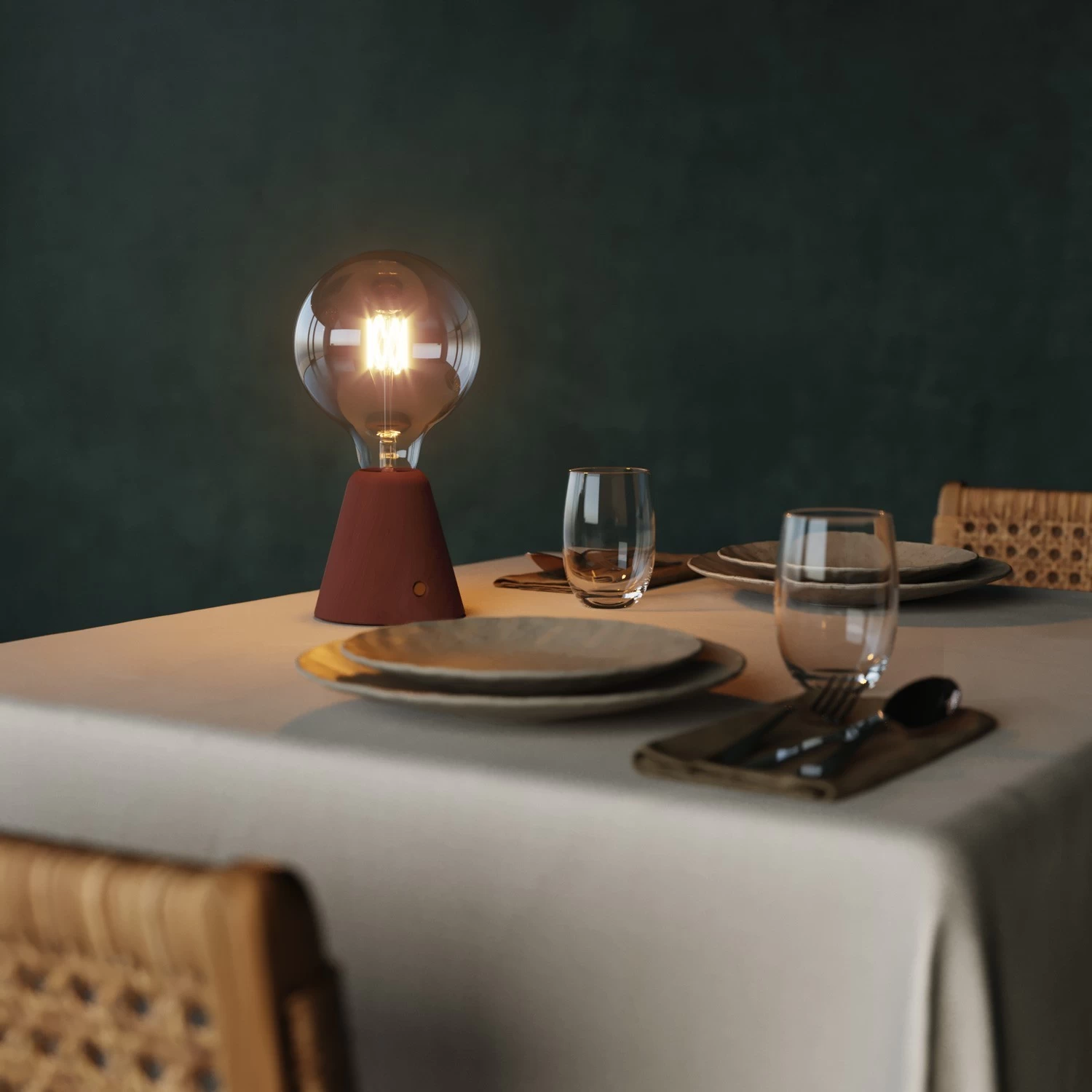 Portable and rechargeable Cabless01 LED lamp with G125 Globe light bulb